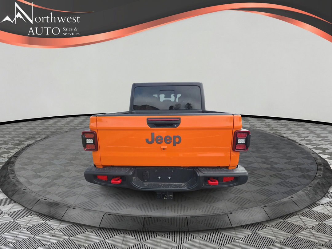 Used 2025 Jeep Gladiator Rubicon w/ Convenience Group AWD/4WD image 6