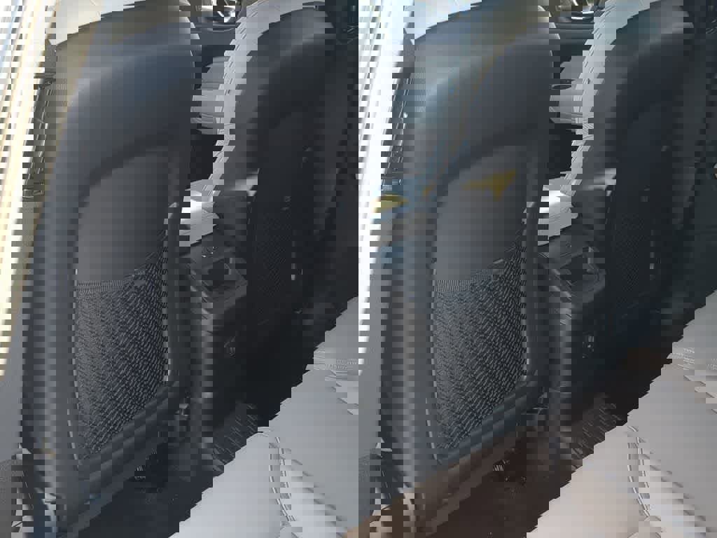 New 2026 Volvo XC60 T8 Plus w/ Protection Package Premier image 17