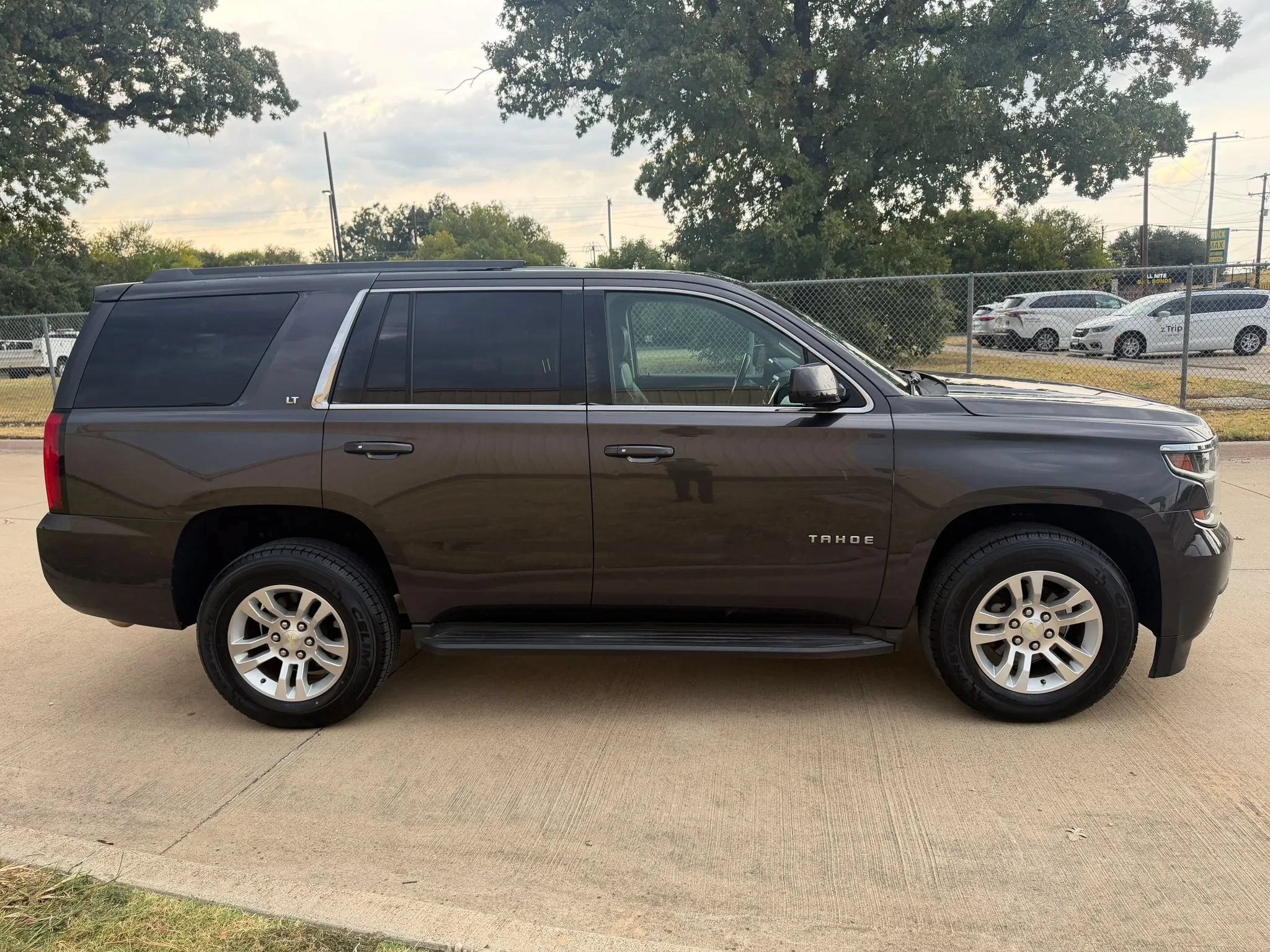 Used 2015 Chevrolet Tahoe LT RWD image 4