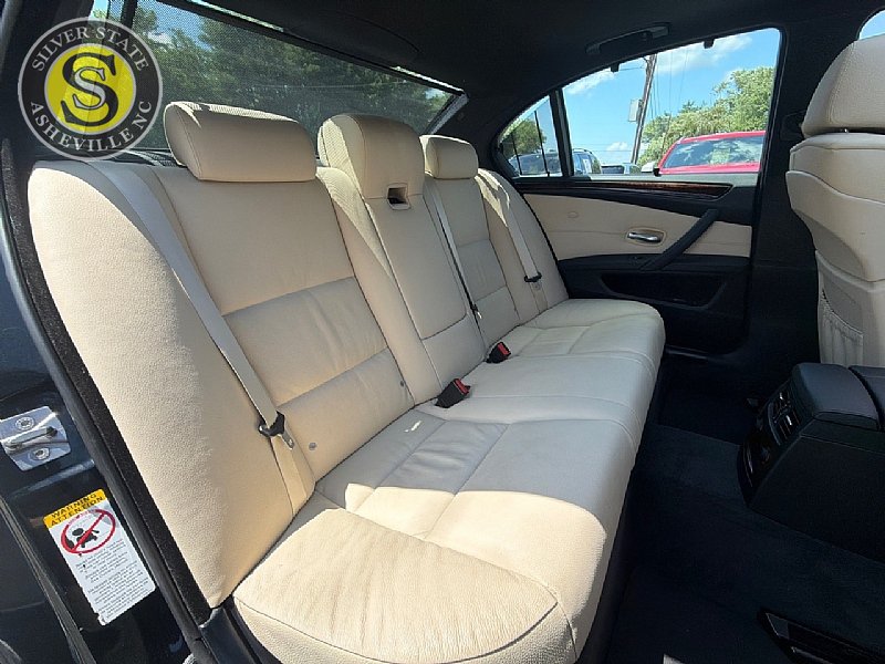 Used 2010 BMW 528i Sedan w/ Sport Pkg RWD image 18