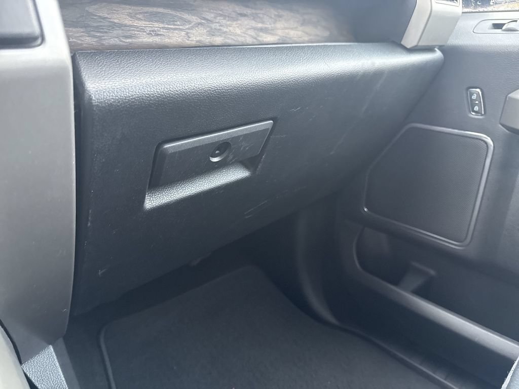 Used 2019 Ford F150 Lariat w/ Equipment Group 502A Luxury AWD/4WD image 40