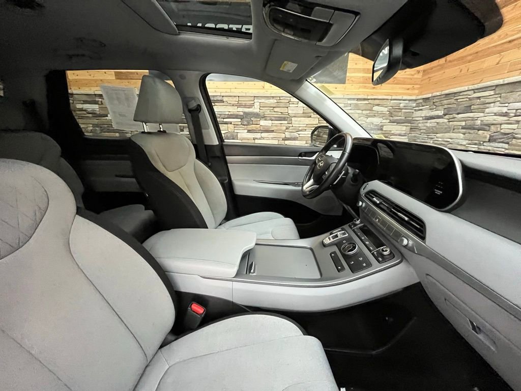 Used 2022 Hyundai Palisade SEL w/ Winter Package image 14