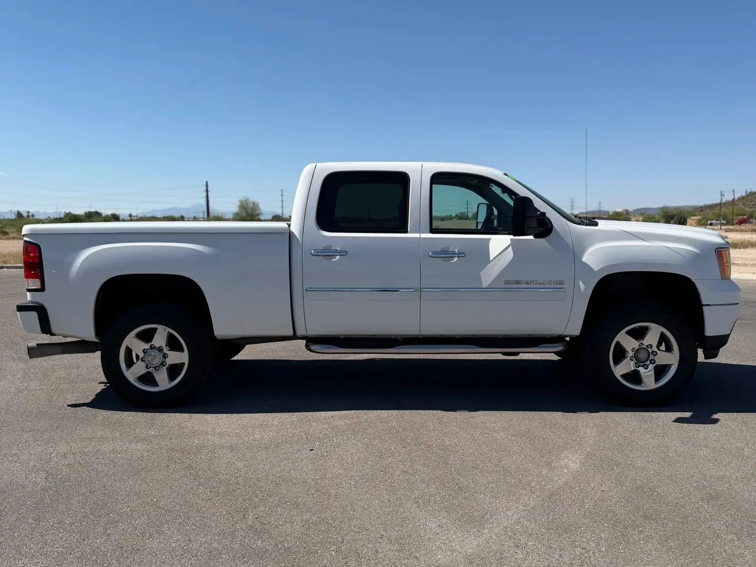 Used 2011 GMC Sierra 2500 Denali AWD/4WD image 7