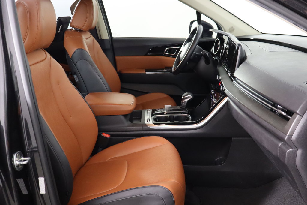 Used 2022 Kia Carnival SX FWD image 19