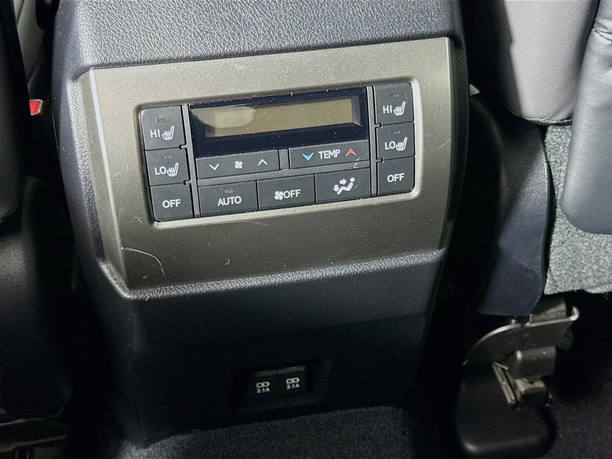 Used 2023 Lexus GX 460 Premium w/ Accessory Package AWD/4WD image 26
