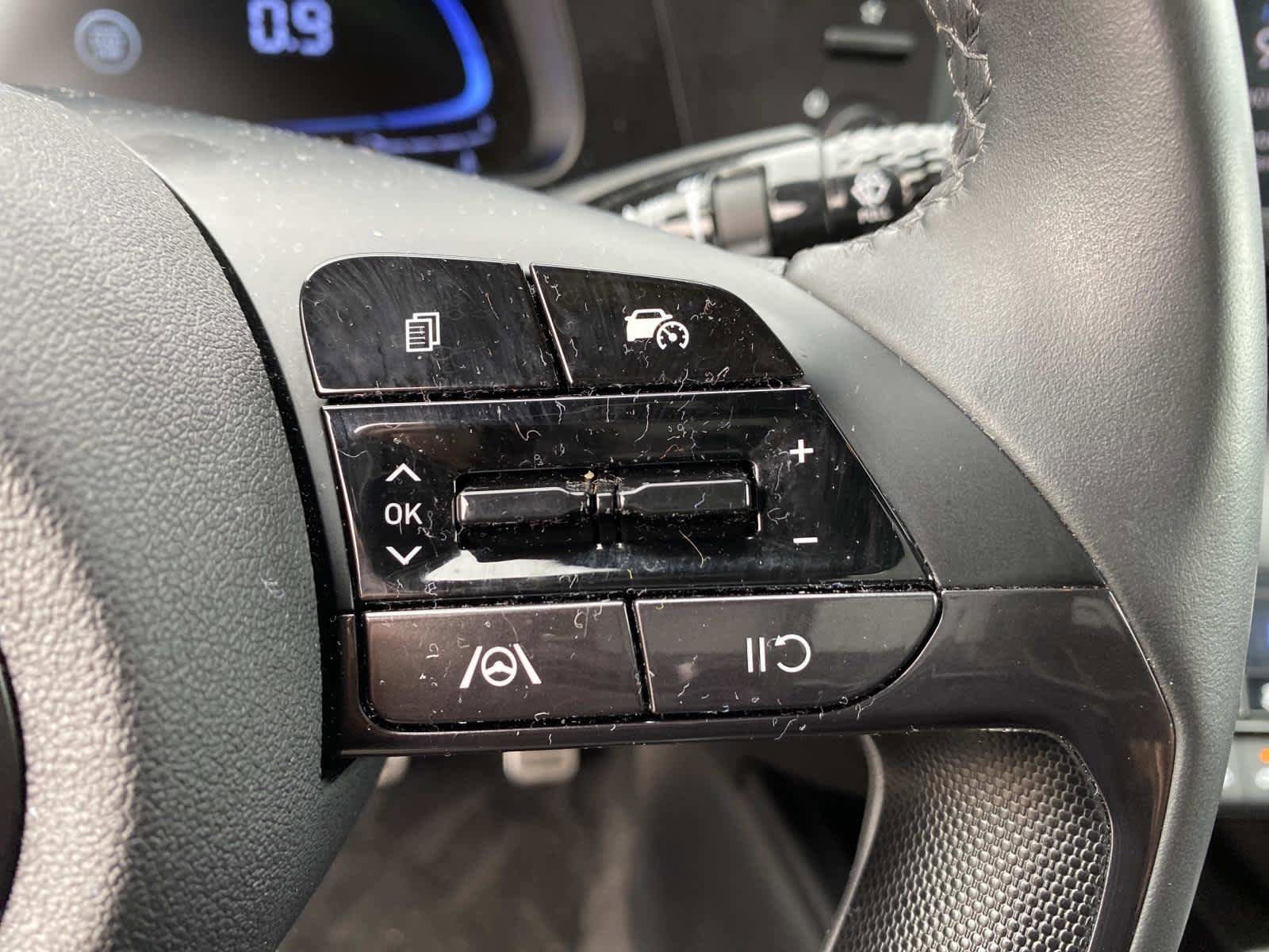 Used 2025 Hyundai Elantra Sport FWD image 15