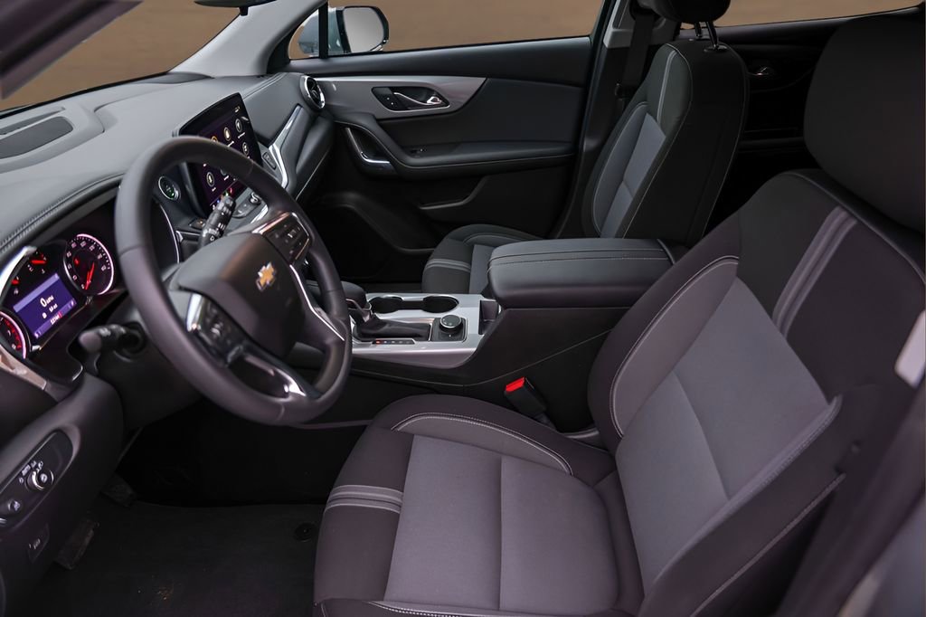 Used 2024 Chevrolet Blazer LT FWD image 9