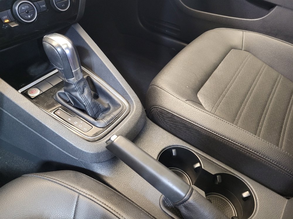 Used 2017 Volkswagen Jetta SEL Premium image 26