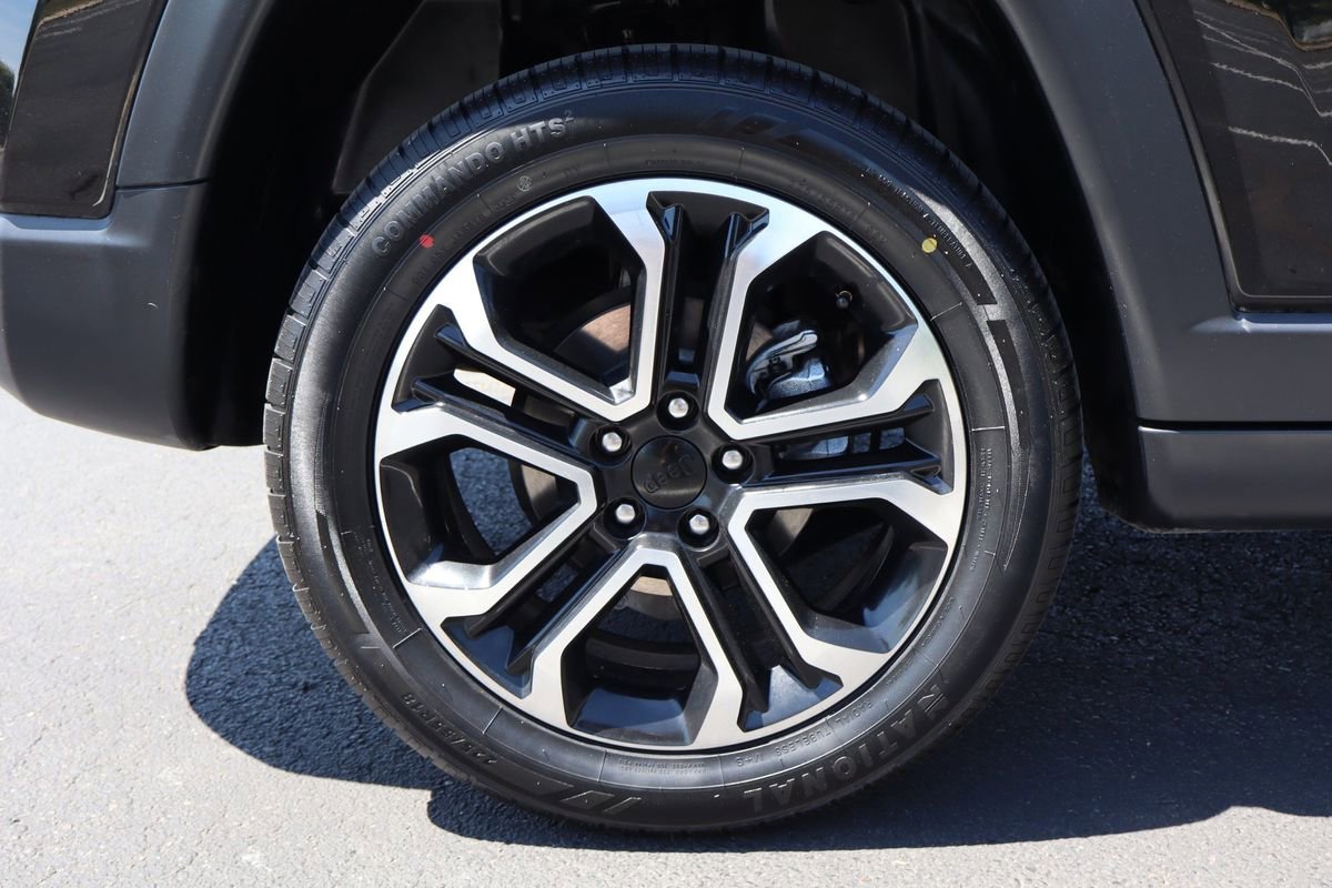Used 2022 Jeep Compass Limited image 40