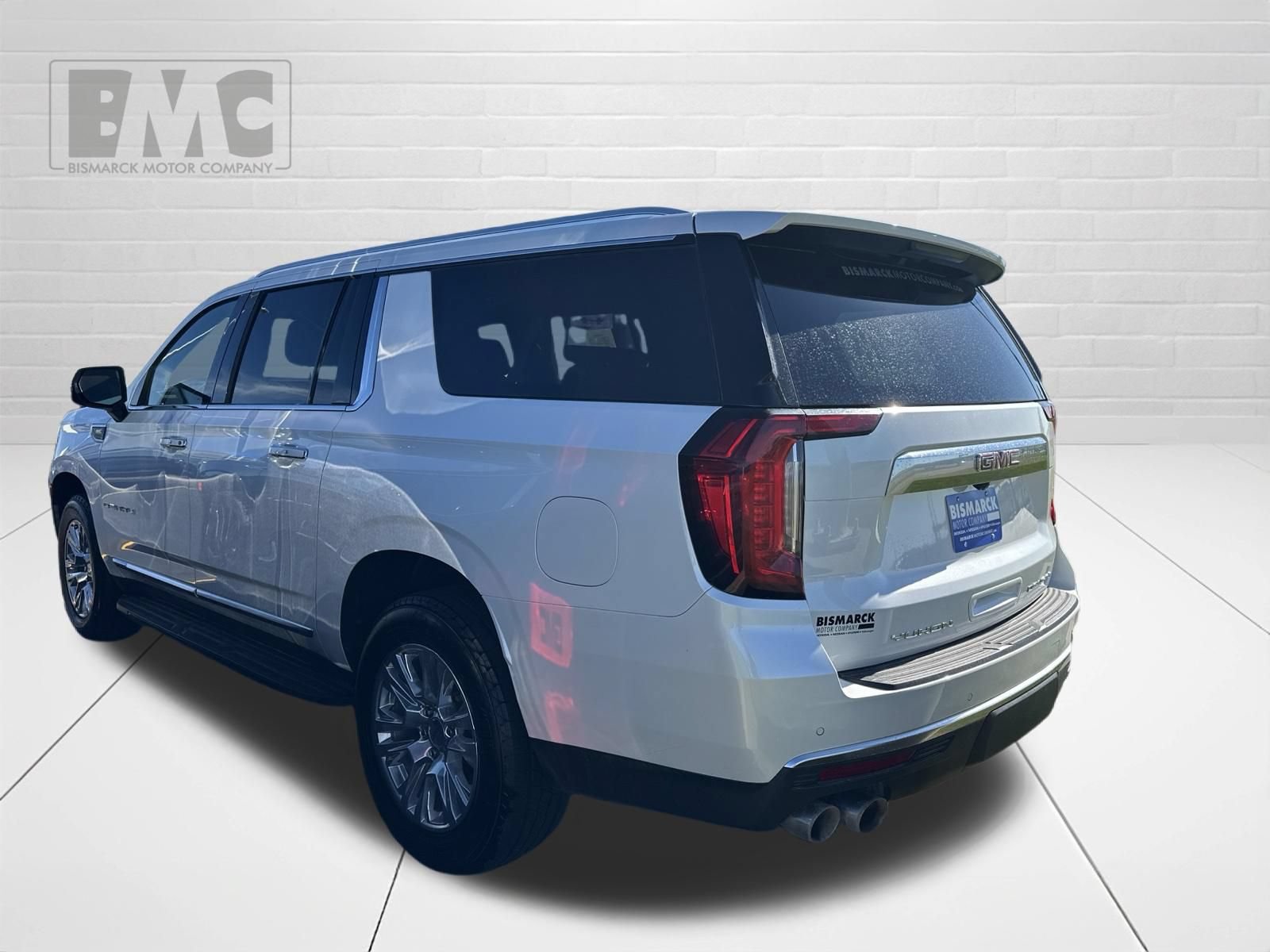 Used 2024 GMC Yukon XL Denali AWD/4WD image 4