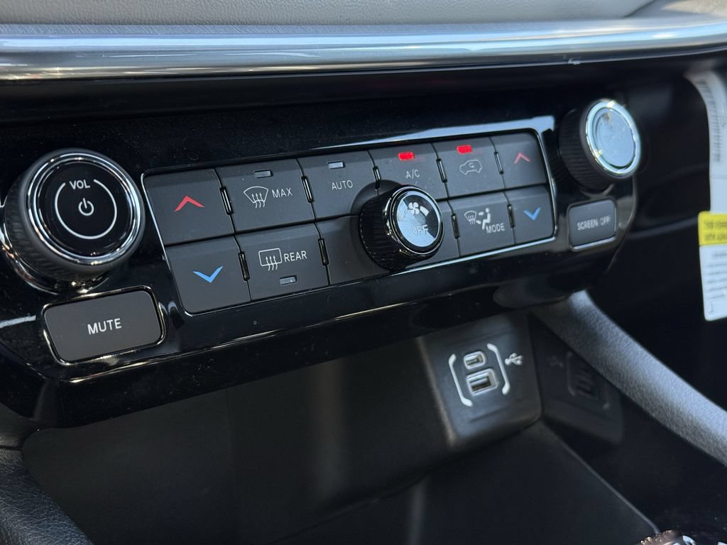 Used 2024 Jeep Compass Limited AWD/4WD image 18