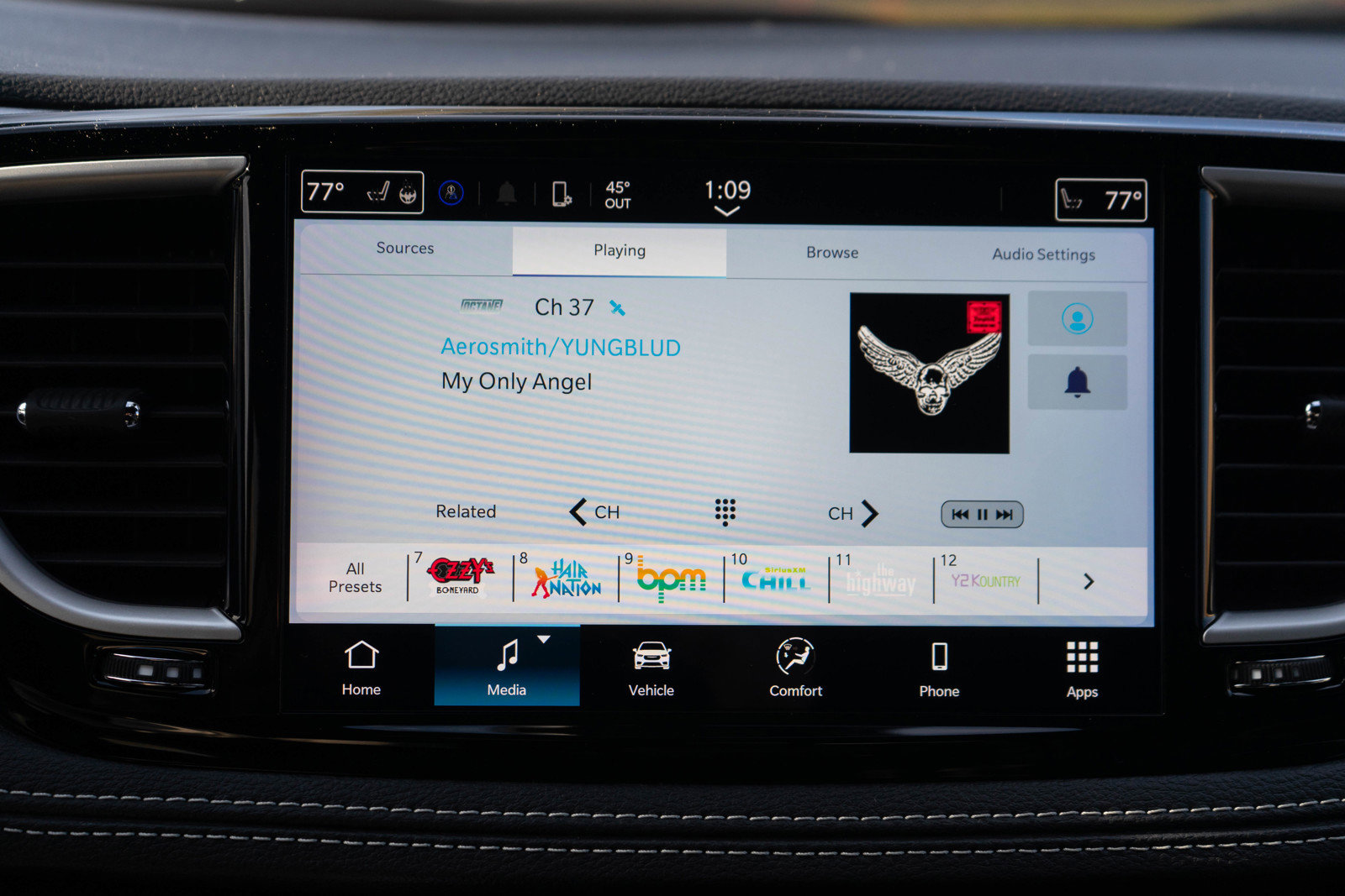 Used 2024 Chrysler Pacifica Touring-L w/ S Appearance Package image 14