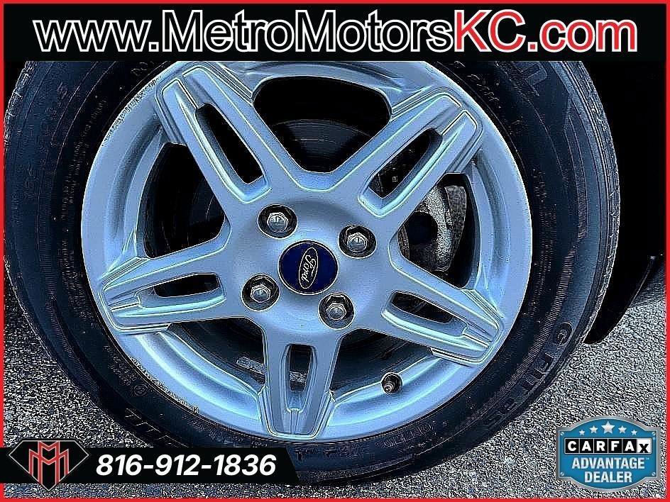 Used 2017 Ford Fiesta SE image 18