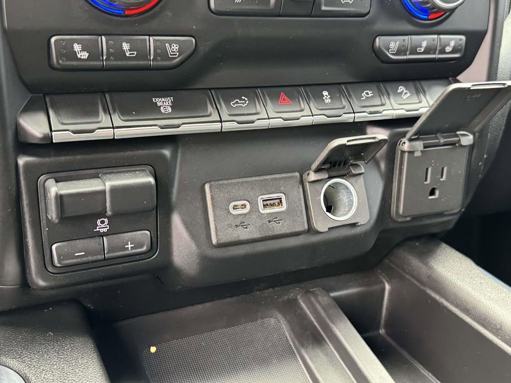 Used 2020 Chevrolet Silverado 2500 LTZ image 22