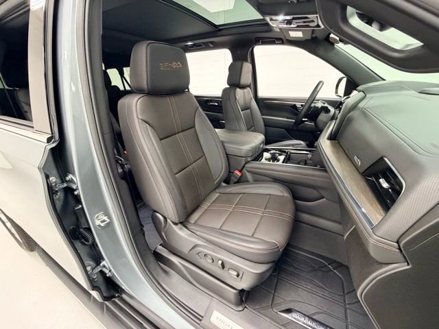 Certified 2025 Chevrolet Suburban High Country w/ Sun And Tow Package AWD/4WD image 31