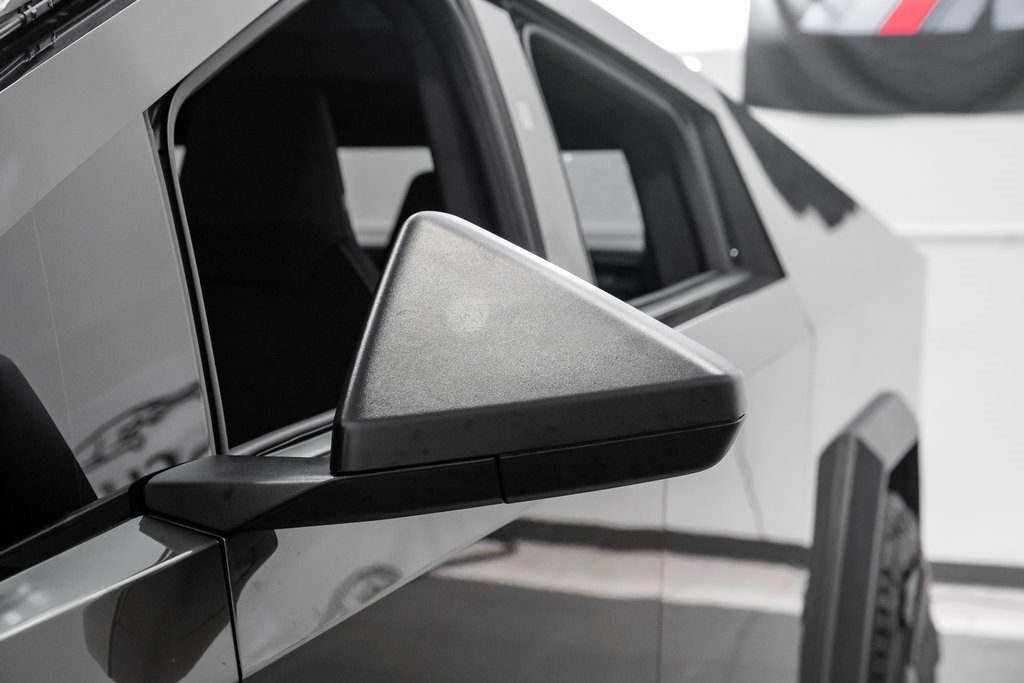 Used 2025 Tesla Cybertruck AWD Crew Cab image 41