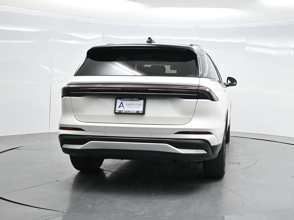 Used 2025 Lincoln Nautilus Reserve w/ Jet Appearance Package image 33