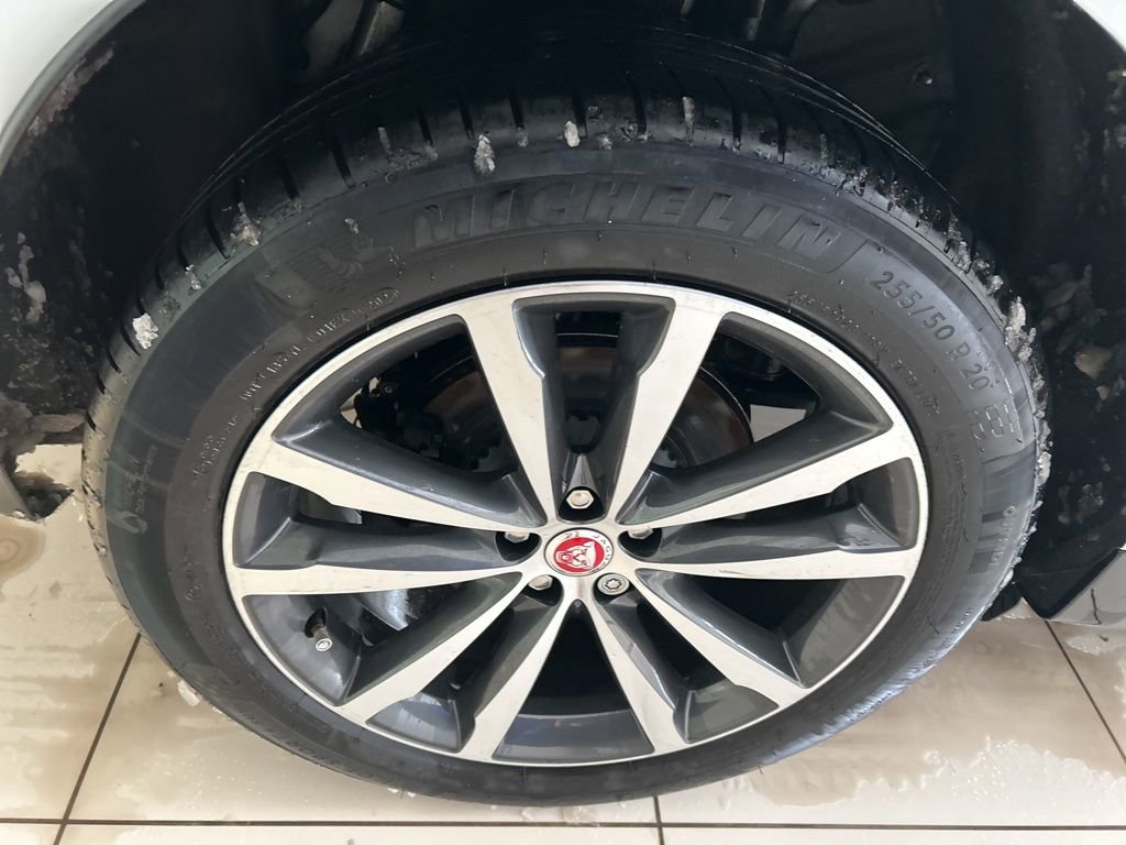 Used 2023 Jaguar F-PACE S image 23