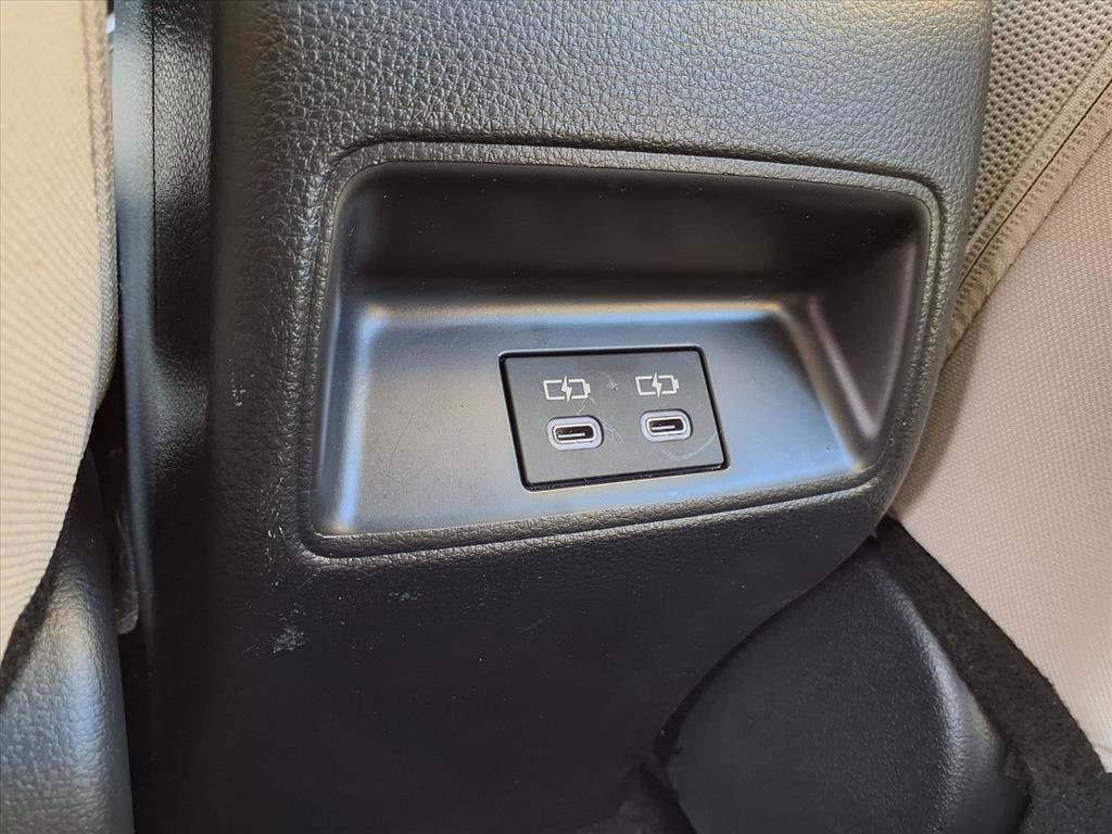Used 2025 Toyota Corolla LE image 21
