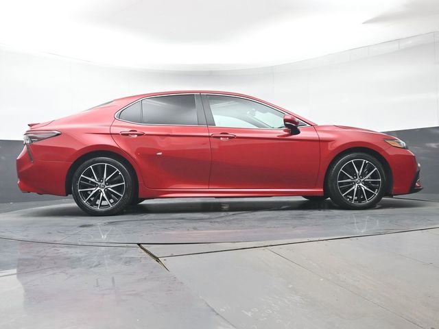 Used 2023 Toyota Camry SE w/ Cold Weather Package image 35
