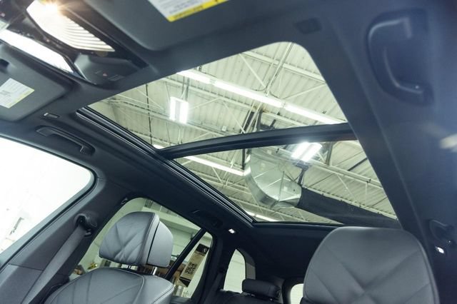 Used 2026 BMW X5 xDrive50e w/ Climate Comfort Package AWD/4WD image 14