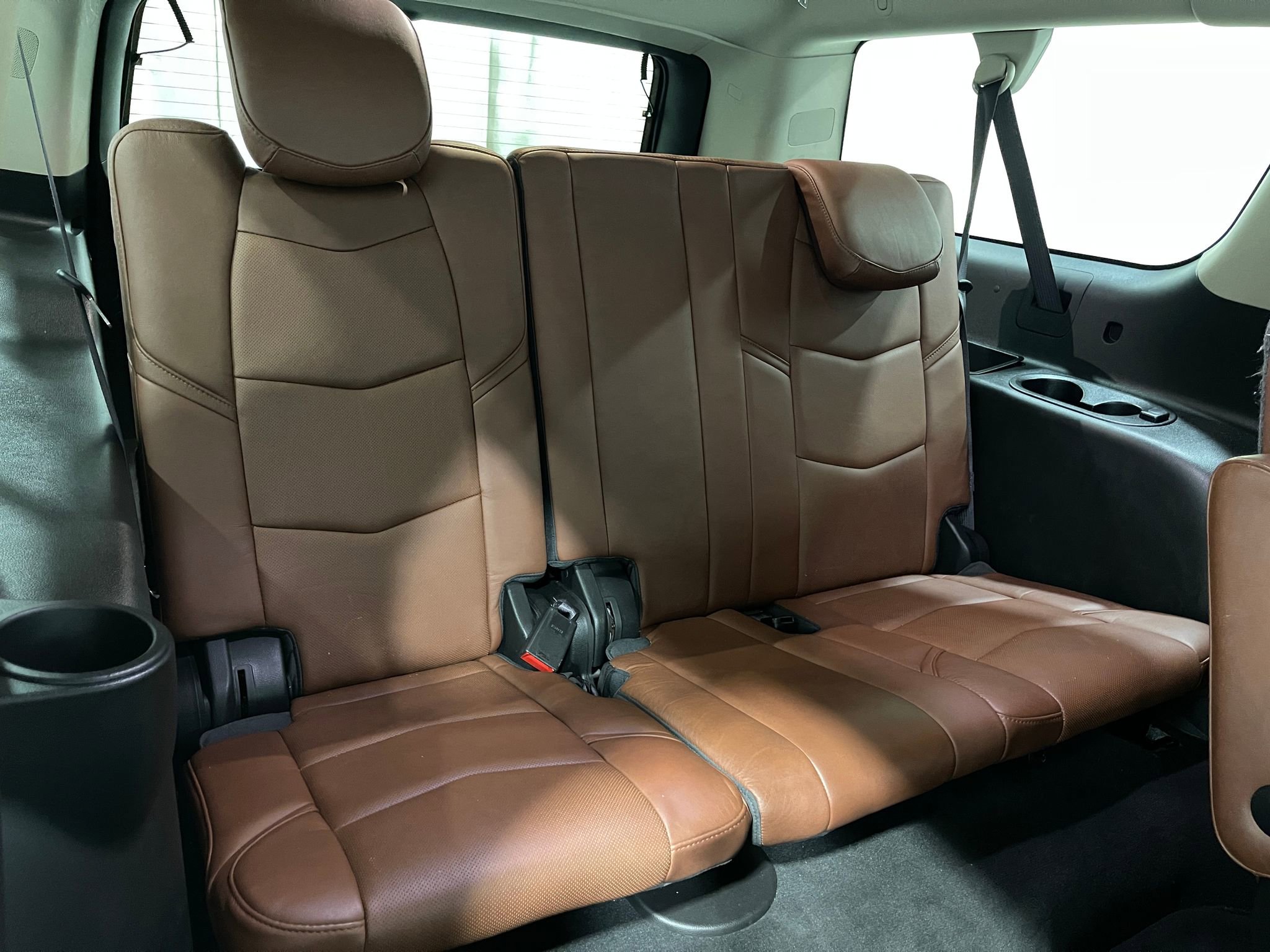 Used 2016 Cadillac Escalade ESV Luxury image 29