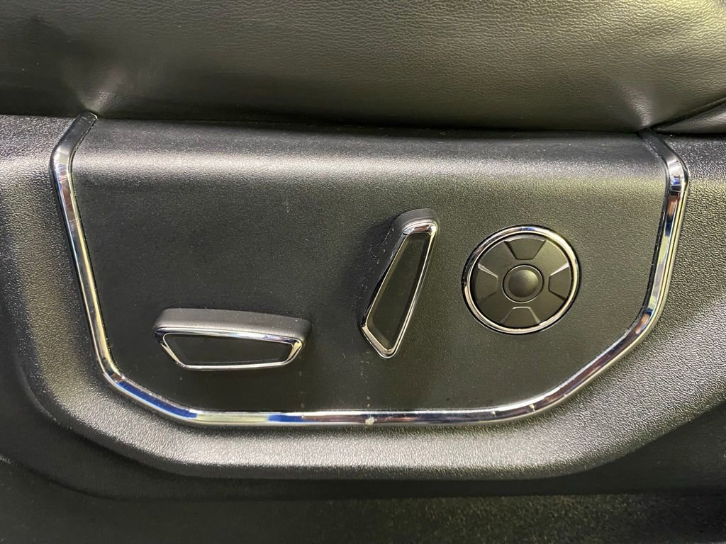 Used 2019 Ford Expedition Max Platinum image 16