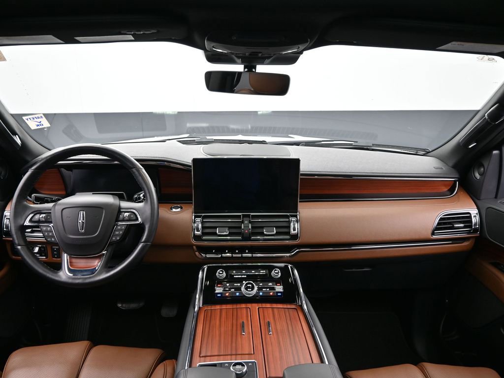Used 2024 Lincoln Navigator L Reserve image 30