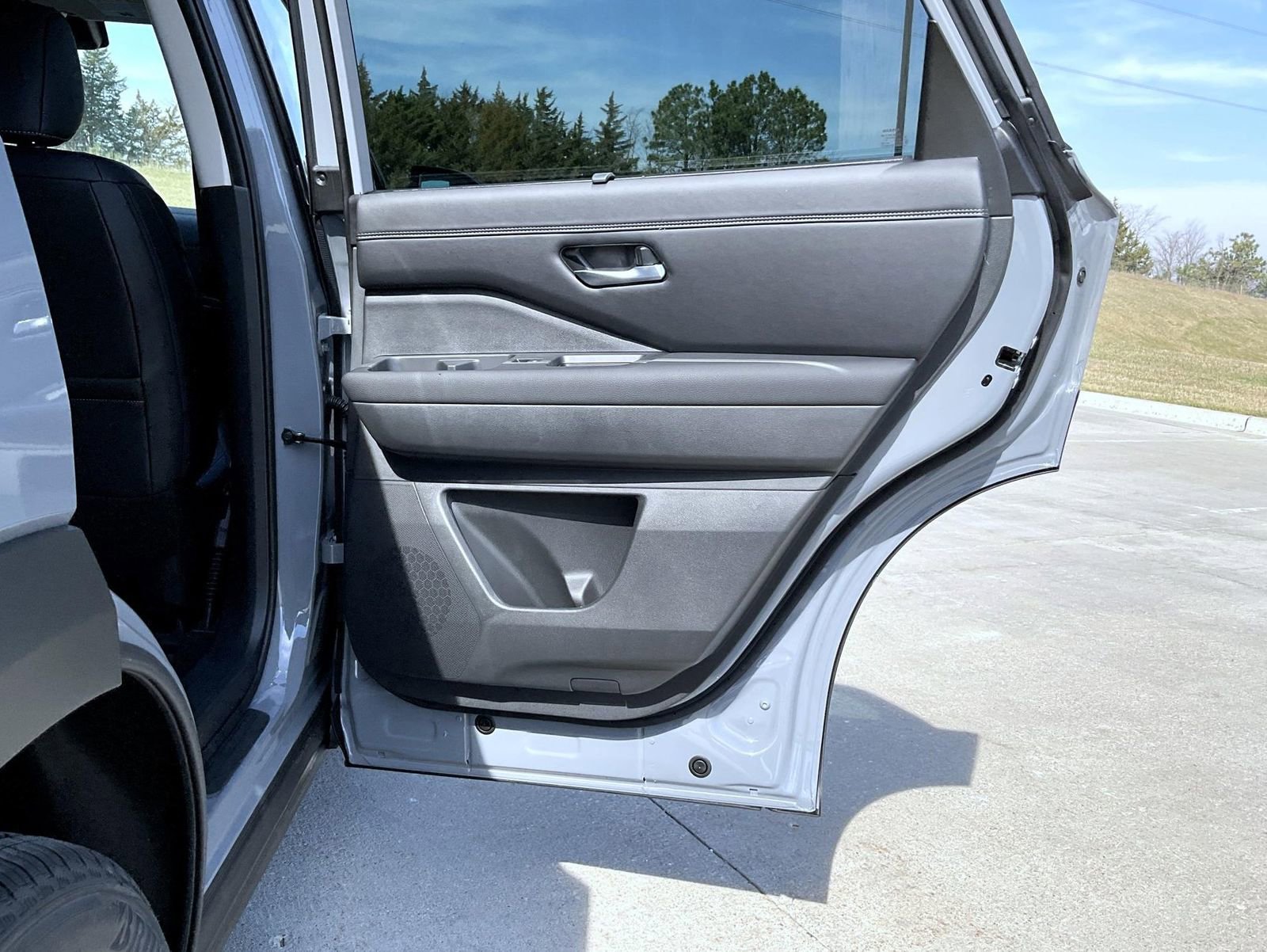 New 2026 Nissan Pathfinder Platinum AWD/4WD image 18