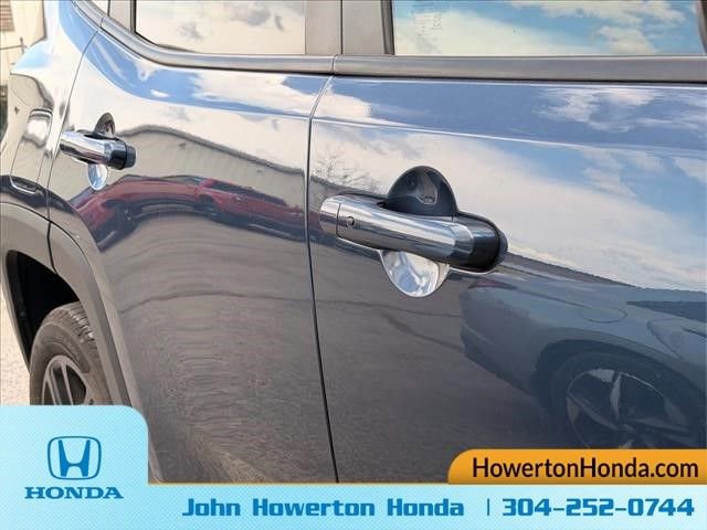 Used 2022 Jeep Renegade Altitude image 7