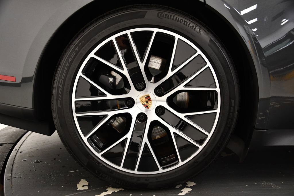 Used 2025 Porsche Taycan image 15