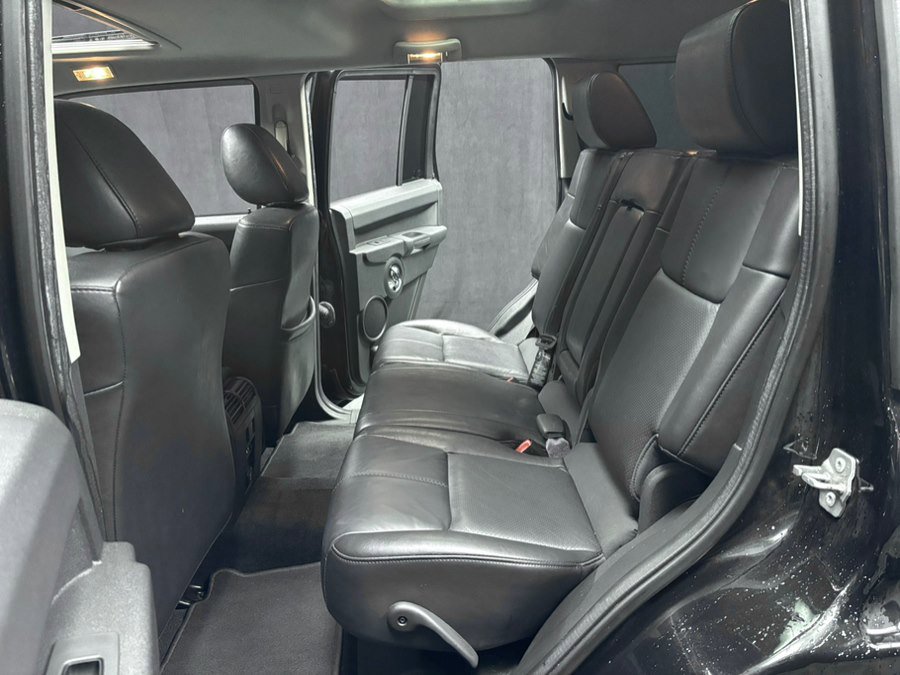 Used 2010 Jeep Commander Limited image 31