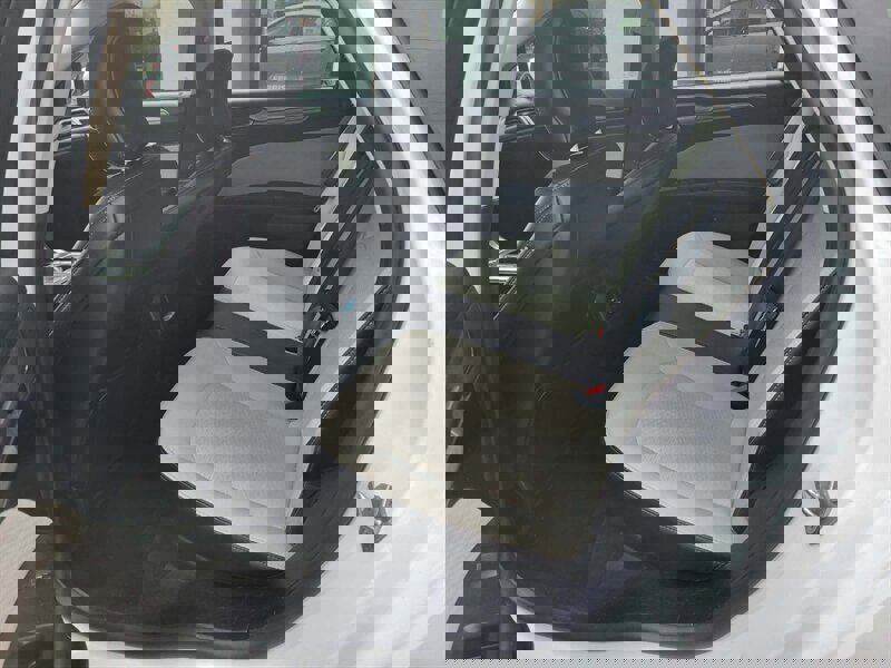 Used 2019 Ford Fusion SE w/ Equipment Group 151A image 12