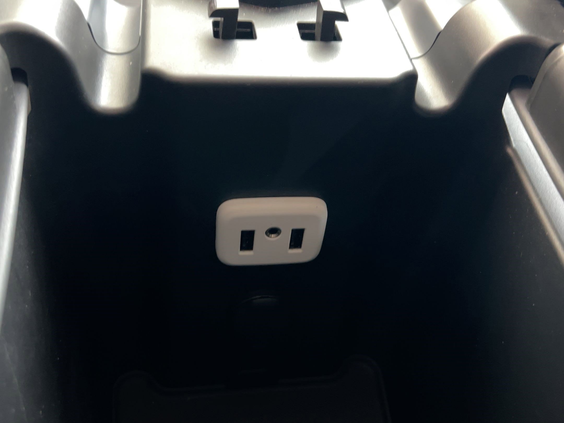 Used 2020 Buick Envision Essence w/ LPO, Cargo Package image 33