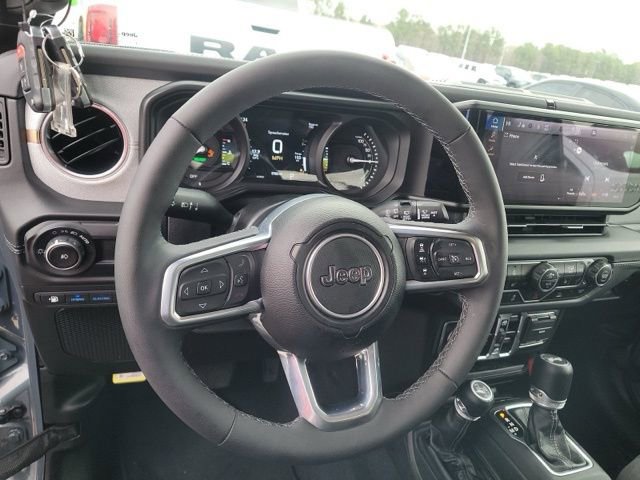 Used 2025 Jeep Wrangler Sahara 4xe image 12