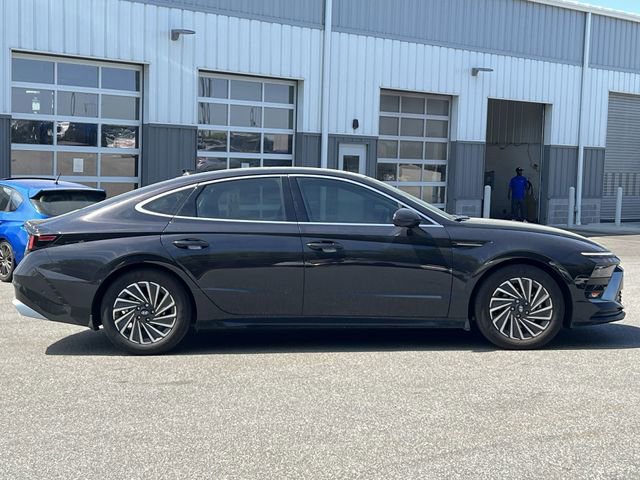 Used 2025 Hyundai Sonata Limited image 41