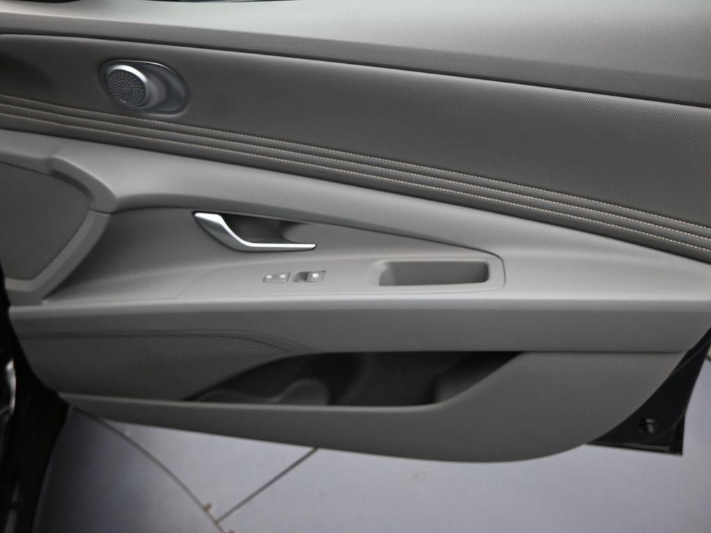 New 2025 Hyundai Elantra Sport image 28