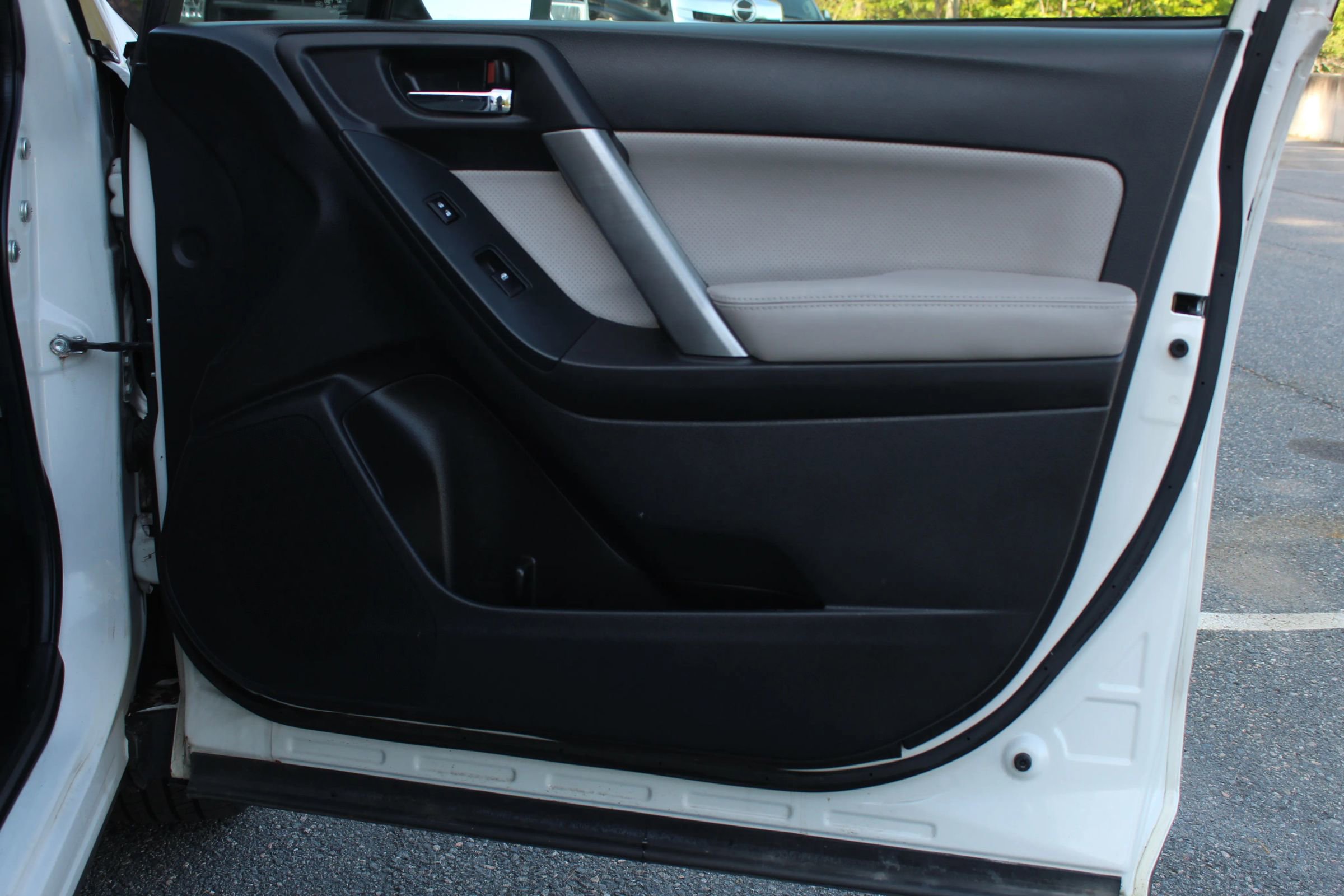 Used 2014 Subaru Forester 2.5i Limited image 18