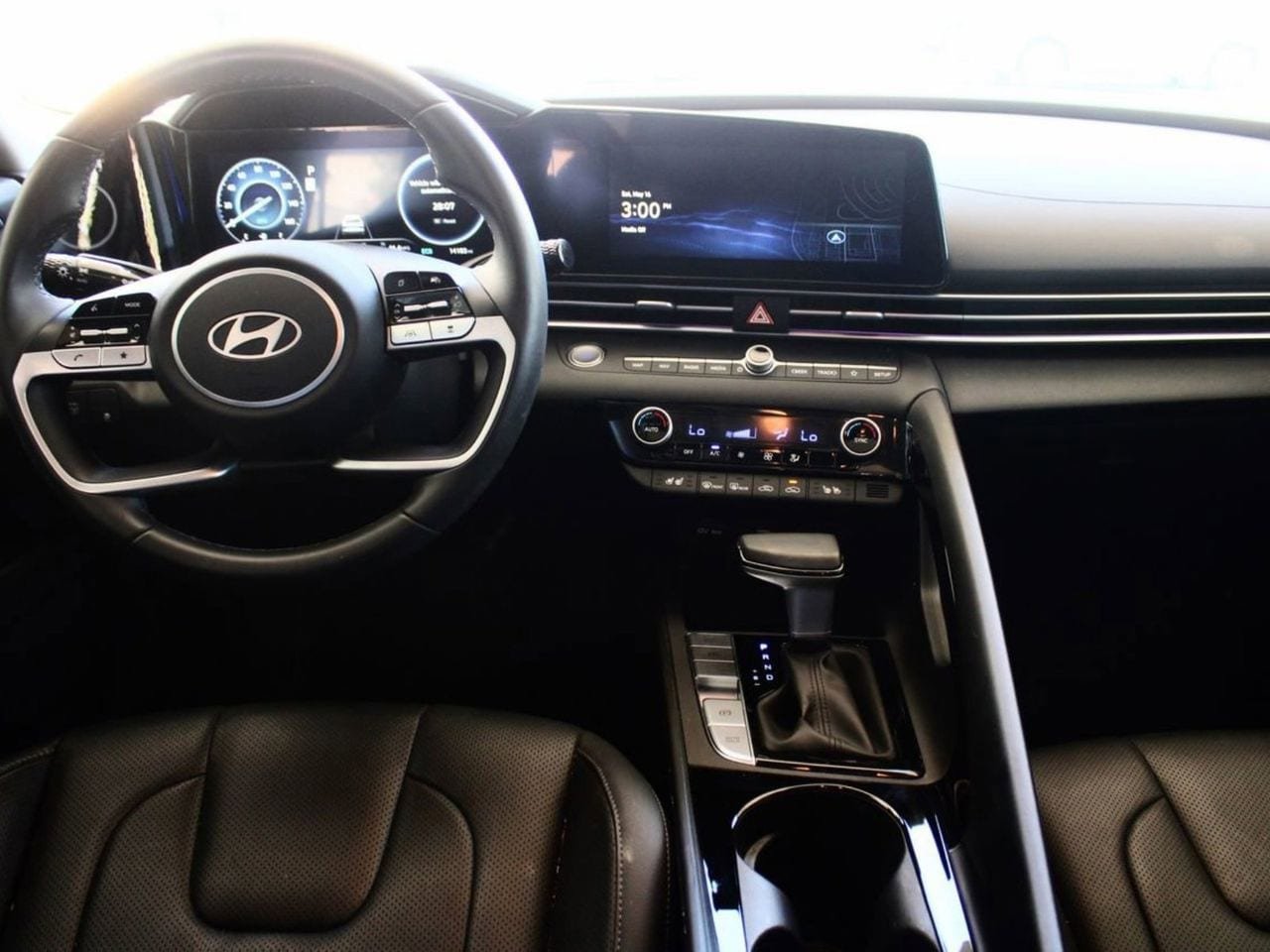 Used 2025 Hyundai Elantra Limited FWD image 13
