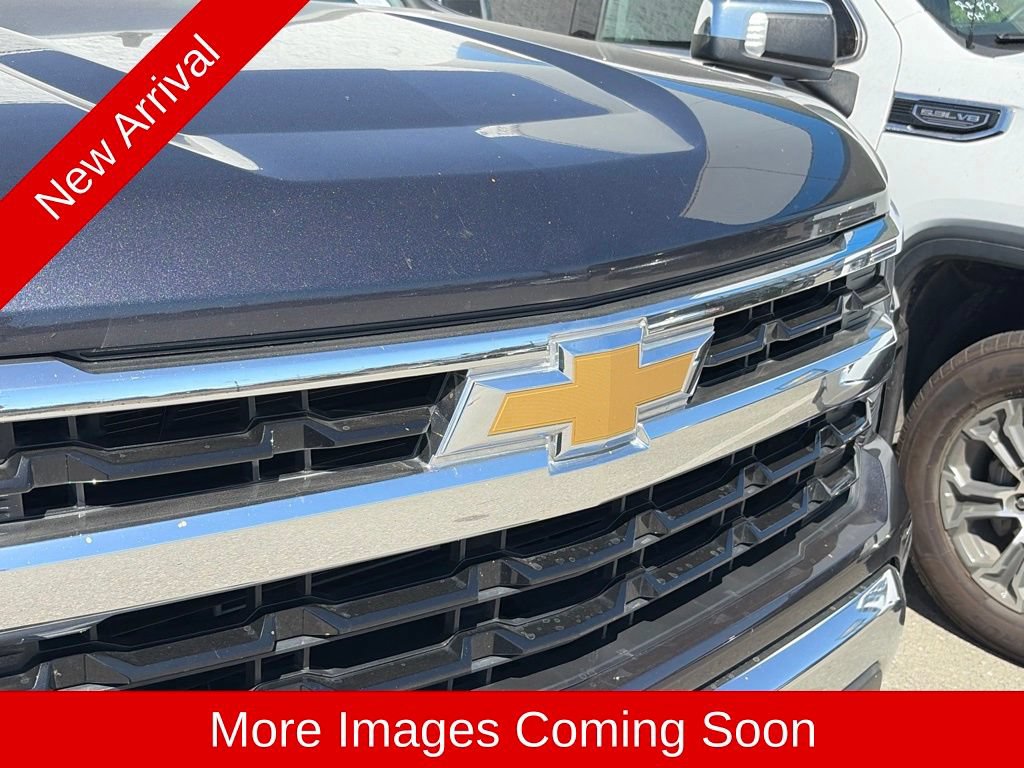 Used 2022 Chevrolet Silverado 1500 LT AWD/4WD image 7