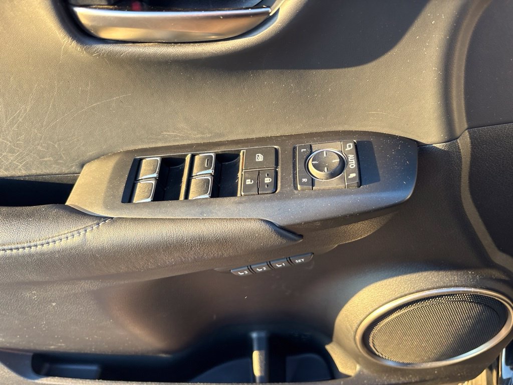 Used 2018 Lexus NX 300h AWD w/ Luxury Package image 17