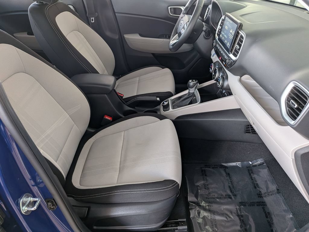 Used 2025 Hyundai Venue SEL FWD image 31