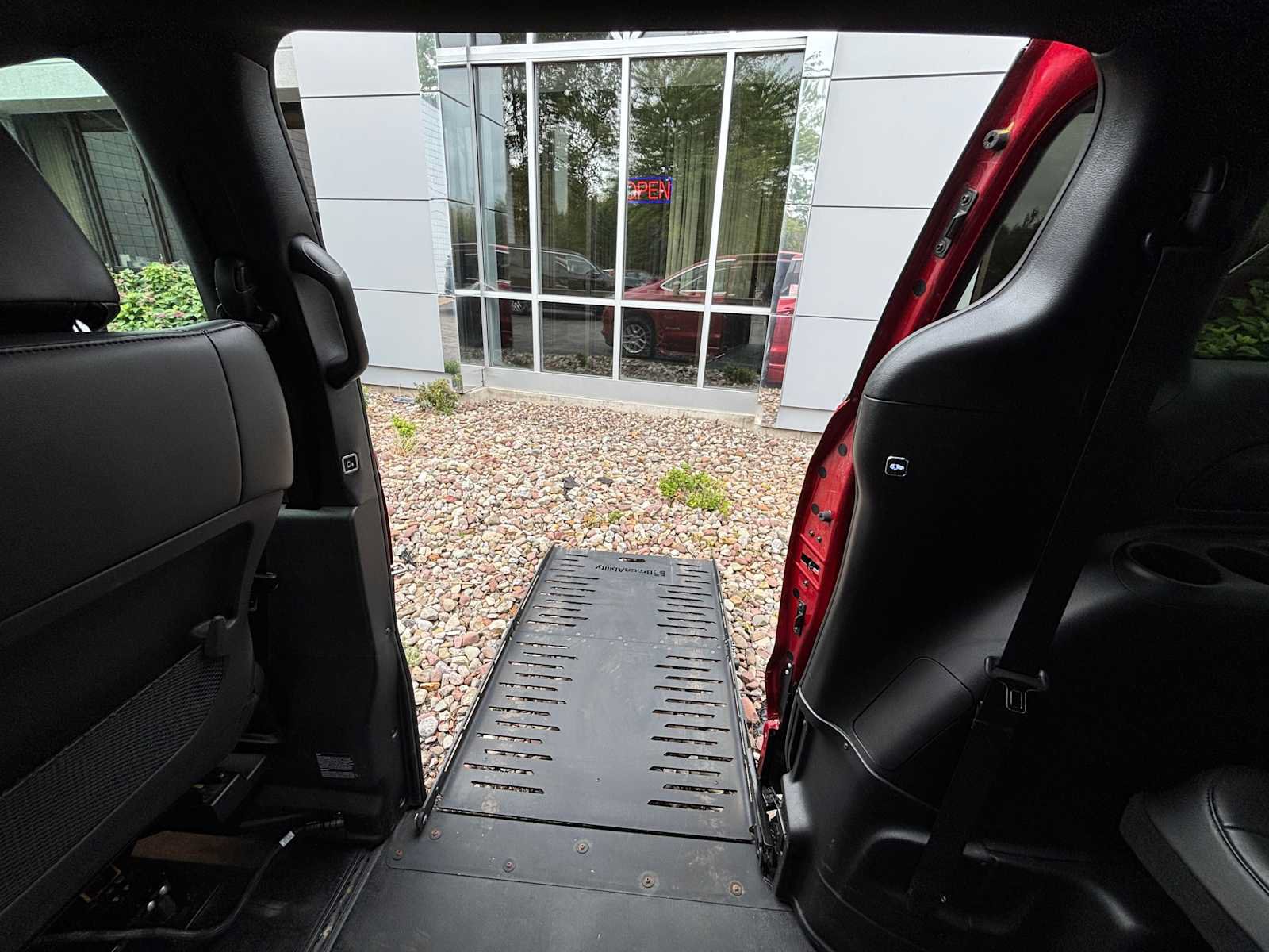 Used 2025 Chrysler Voyager LX FWD image 17