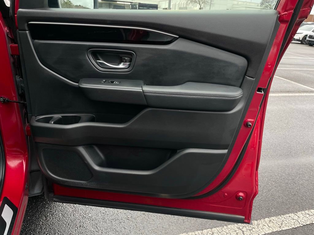 Certified 2025 Honda Pilot Touring image 30