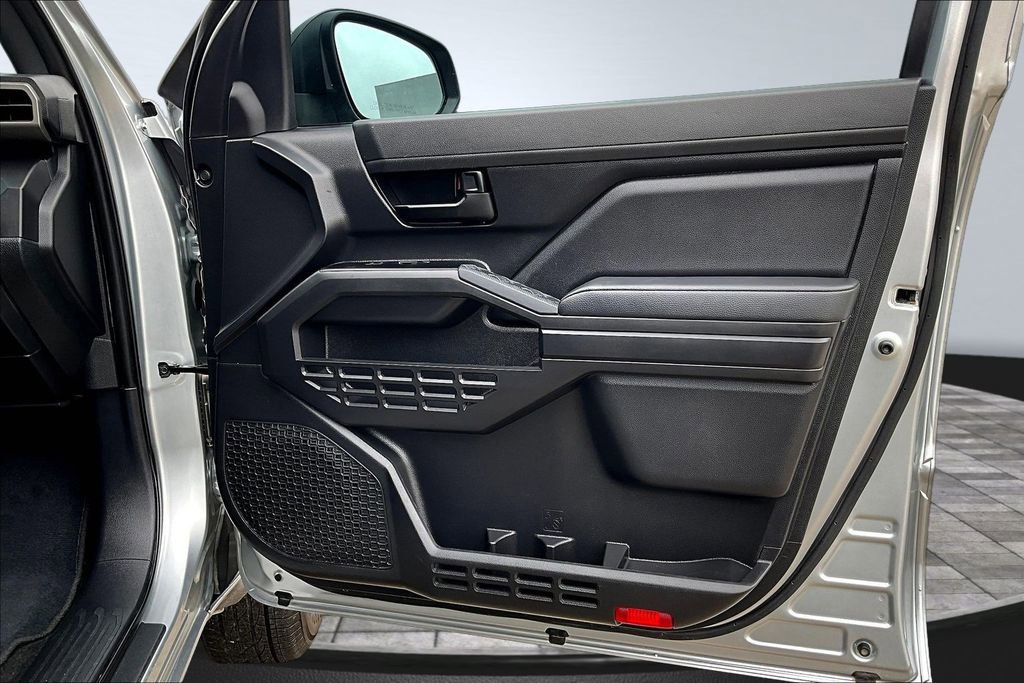 Used 2025 Toyota Tacoma SR image 29