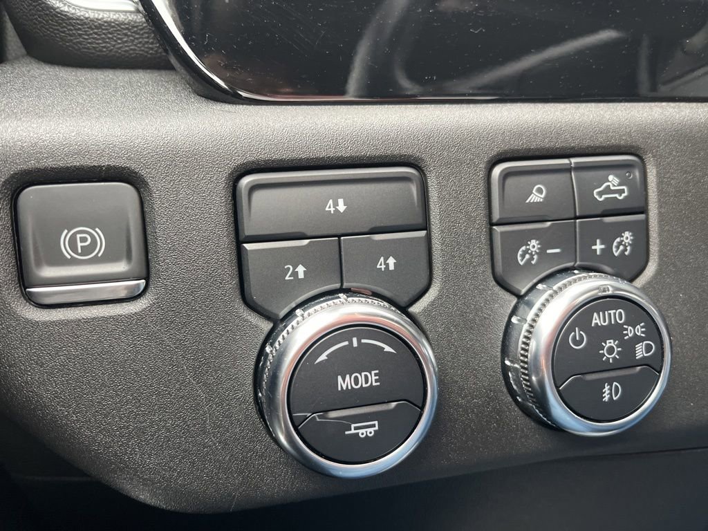 Used 2024 GMC Sierra 3500 SLE w/ SLE Convenience Package image 14