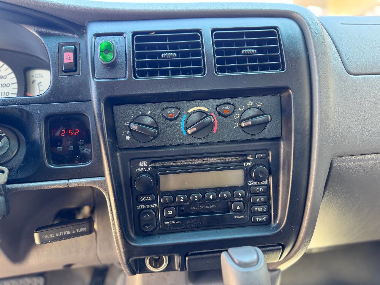 Used 2002 Toyota Tacoma PreRunner image 26