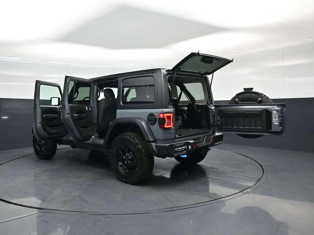 Used 2024 Jeep Wrangler Unlimited AWD/4WD image 34