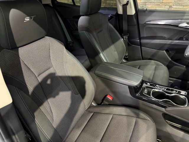 Used 2023 Buick Envision Preferred w/ Sport Touring Package AWD/4WD image 2