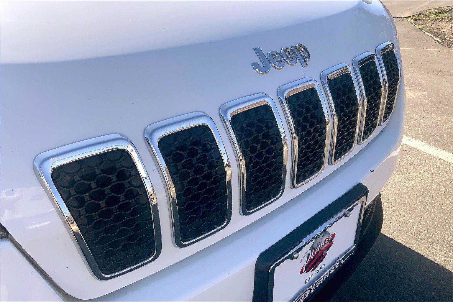 Certified 2021 Jeep Cherokee Latitude Plus AWD/4WD image 30